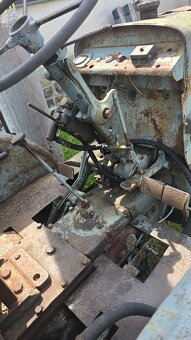 Traktor plně funkční levný - 9