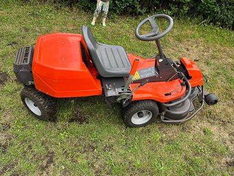 Prodám traktor husgvarna - 9
