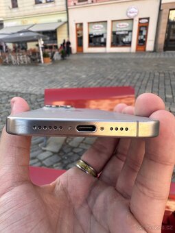 iPhone 15 Pro Max 256 GB – zablokovaný iCloud, na díly - 9