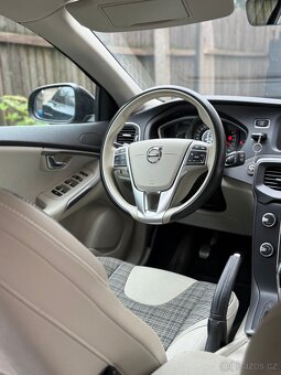 Volvo V40 T3, 2.0, nová STK - 9