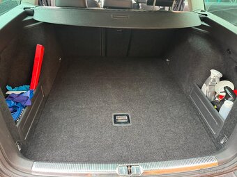 Prodám Volkswagen Passat B6 2.0 TDI (125 kW) - 9