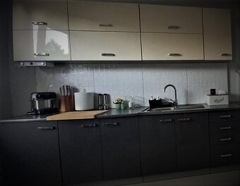 Stolarz lempert akce Bianca-Grey vysoký lesk - 9