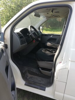 VW Transporter T5 Long (sanitka) - 9