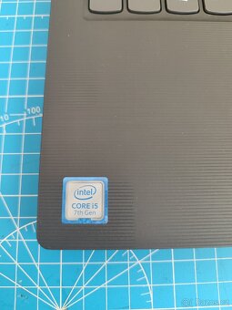 Zánovní notebook Lenovo v130 I5, 8/256 Gb - 9