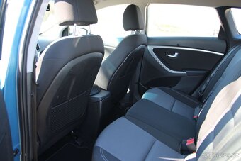 Hyundai i30 1.6 GDI 99 kW, kombi, 95 821 km – bohatá výbava - 9