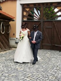 Svatební šaty s vlečkou - 9