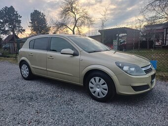 Benzínová Opel Astra 1.6 16V Twinport - 9