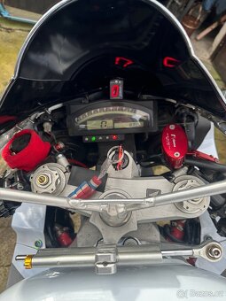 Honda VTR 1000 SP2 - 9