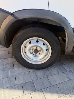 IVECO DAILY 35S14V 2.3HPT 100KW MAXI ČR PO SERVISU ZAN. PNEU - 9