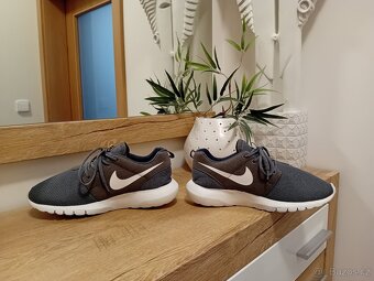 Nike dámské sportovní tenisky vel. 38 - 9