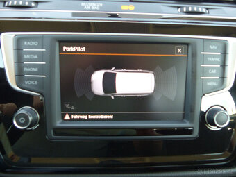 VW Touran HIGHLINE 2.0 TDI 110KW/Fulled/Navi/Tažný/DPH - 9