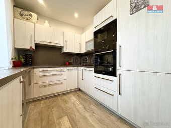 Prodej bytu 3+1, 75 m², Velešín, ul. Nad Cihelnou - 9