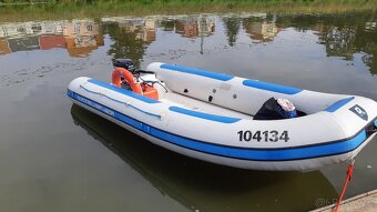 loď, lodní motor, člun quicksilver, evinrude johnson - 9