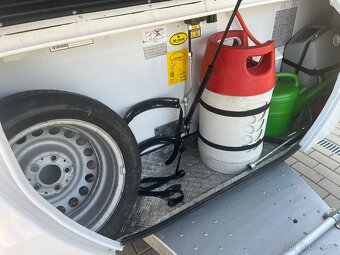 LMC 480 obytný přívěs - 9