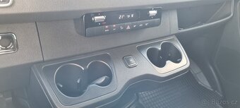 Mercedes Sprinter Tourer 211 – 8 míst, obytná vest. TOP STAV - 9