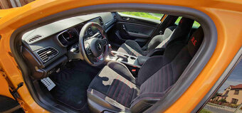Renault Mégane RS Trophy 300 - 9