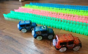 Svítící autodráha + 3 led autíčka - 9