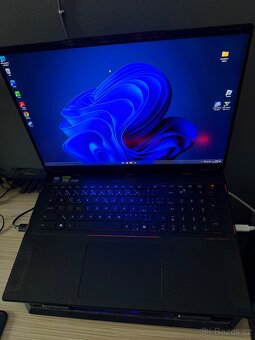 Herní notebook limitovaná verze Mercedes - 9