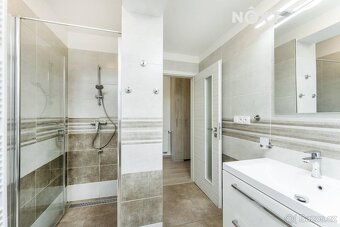 Prodej Rodinný dům, 242㎡ - 9