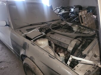 Bmw e34 520i manuál pred face - 9