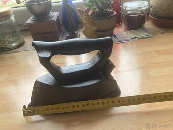 Starožitná žehlička - 9