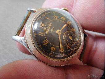 STARÉ HODINKY POBEDA - 9