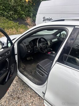 VW Toouareg 7P 2016 lehce bouraný - 9