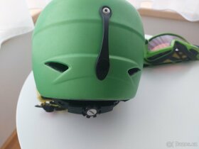 Dětská lyžařská helma Uvex a lyžařské brýle Scott - 9