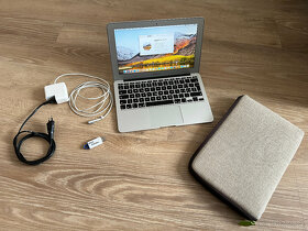 Apple MacBook Air (11-inch, Mid 2011) - 9