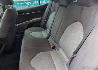 Toyota Camry 2.5-BENZÍN-AUTOMAT - 9