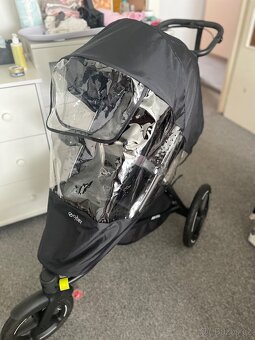 Kombinovaný kočárek cybex avi spin moon black gold - 9