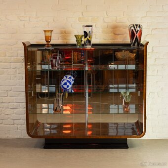 SKLENÍK..VITRÍNA TULIPÁN-UP ZÁVODY..J. HALABALA - 9