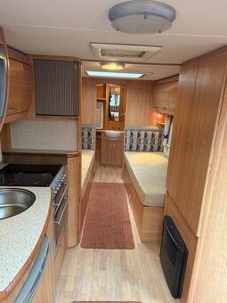 SWIFT Ace Supreme Superstar obytný KARAVAN SOLAR NOVA STK - 9