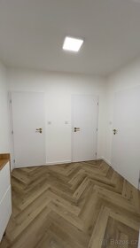 Prodej nově zrekonstruovaného 59.11m² bytu 2+kk v OV Praha T - 9
