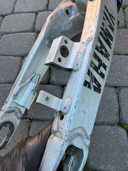 Kyvná vidlice zavěšení kyvka kolo Yamaha YZF WRF YZ - 9