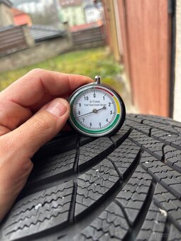 7,5mm Zimní  VW Passat B8 215 55 17 5x112 R17 - 9