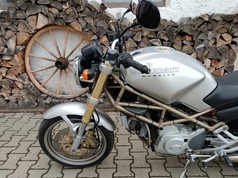 DUCATI MONSTER 750 - 9
