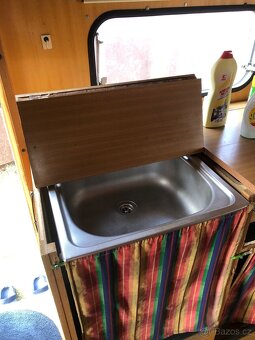 Prodám karavan na pevné stání. - 9