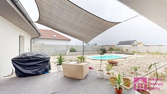 Prodej novostavby RD 5+kk, bazén, zahrada, Březí - 9