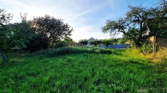 Prodej pozemku k výstavbě rodinného domu 978m2 v centru Habr - 9