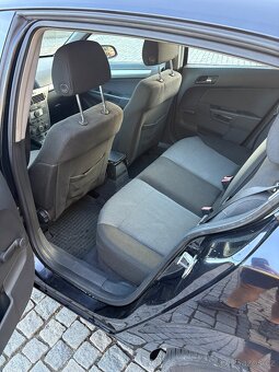 OPEL ASTRA H 1.7 CDTI 74 kw, rok 2004, pěkná - 9