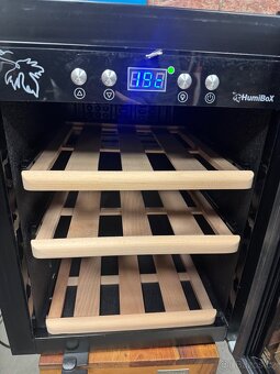 VINOTÉKA HUMIBOX US 12 DARK - 9