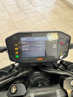 KTM Duke 890 2022 - 9