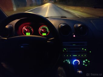Ford fiesta 1,3 benzín 44 kW rok 2005 najeto 124 000 - 9