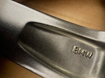 Orig zimni bmw 5 G30 G31 style 684 + 245/45/18 90% - 9