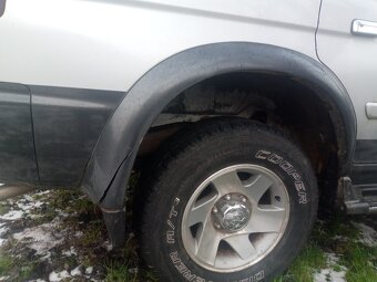 Mitsubishi Pajero Sport 2,5TD - 9