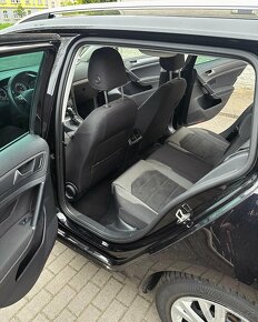 Volkswagen Golf VII 2,0TDi Variant DSG - 9