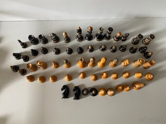 šachy staré dřevěné šachy stará hra šach figurky dřevo - 9