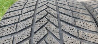 Zimní pneu 275 30r20 . 2kusy zánovní dot 2023 - 9