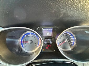 Hyundai i30, 1.6 TDI - 9
